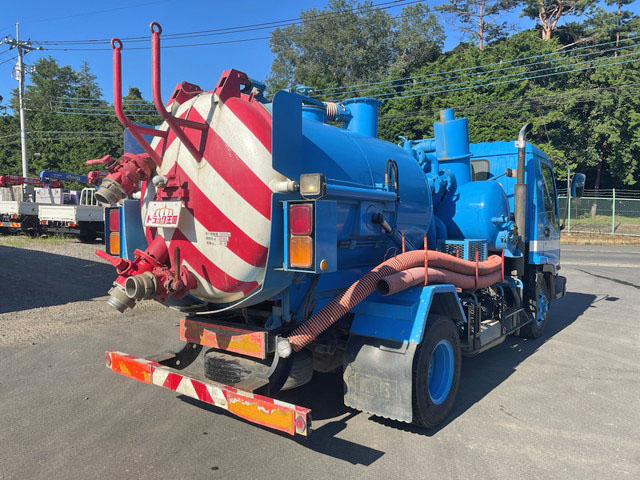 いすゞフォワード道路作業車中型（4t）[写真02]