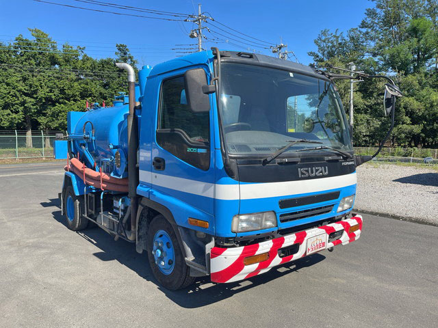 いすゞフォワード道路作業車中型（4t）[写真03]