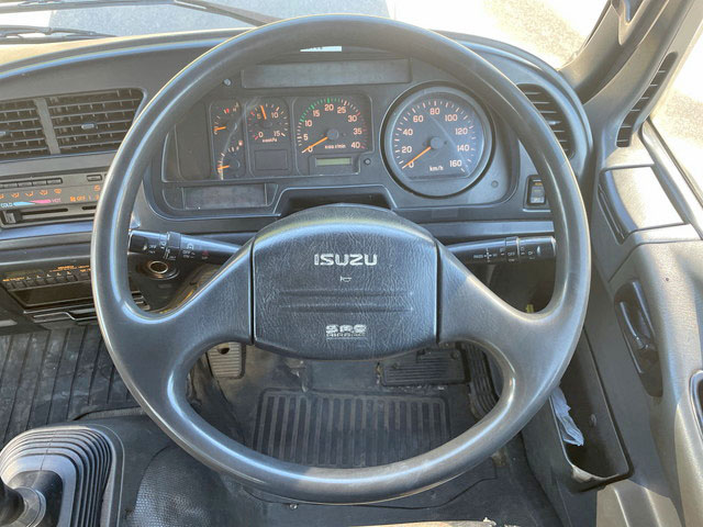 いすゞフォワード道路作業車中型（4t）[写真35]