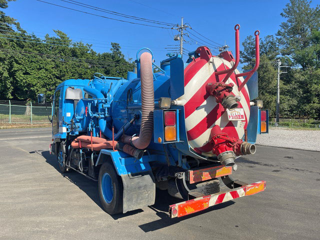 いすゞフォワード道路作業車中型（4t）[写真04]
