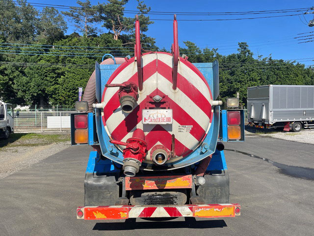 いすゞフォワード道路作業車中型（4t）[写真09]