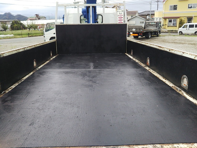 三菱ふそうキャンタークレーン3段小型（2t・3t）[写真12]