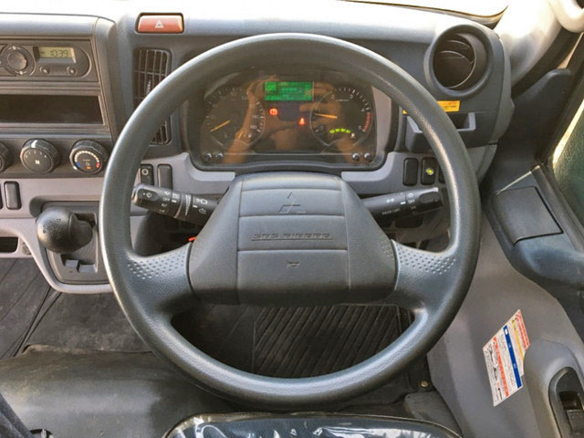 三菱ふそうキャンタークレーン3段小型（2t・3t）[写真32]