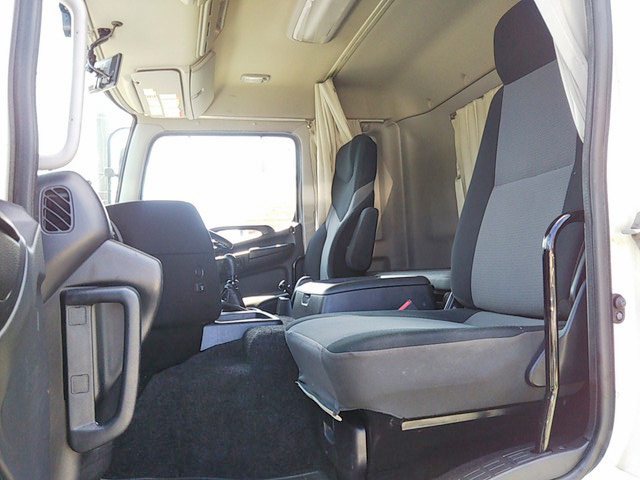 日野プロフィアアルミウイング大型（10t）[写真32]