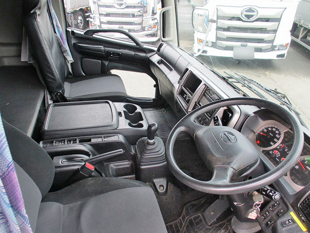 日野レンジャーアルミウイング中型（4t）[写真05]