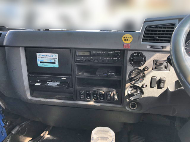 三菱ふそうファイターセルフクレーン3段増トン（6t・8t）[写真34]