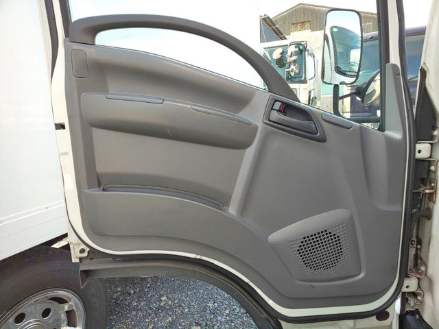 いすゞエルフアルミバン小型（2t・3t）[写真28]