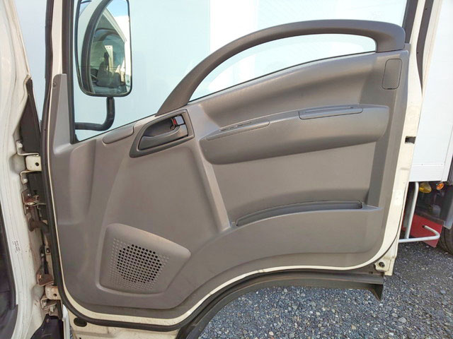 いすゞエルフアルミバン小型（2t・3t）[写真29]