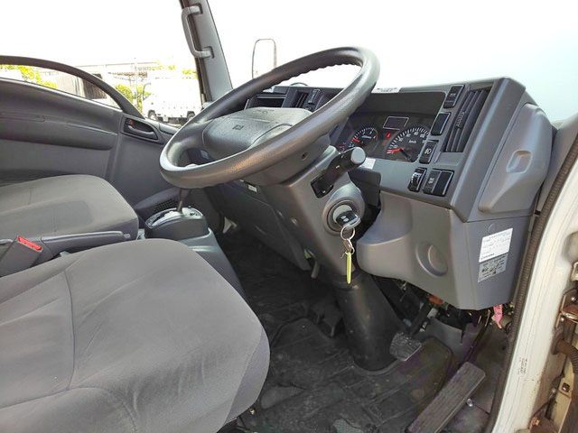 いすゞエルフアルミバン小型（2t・3t）[写真31]