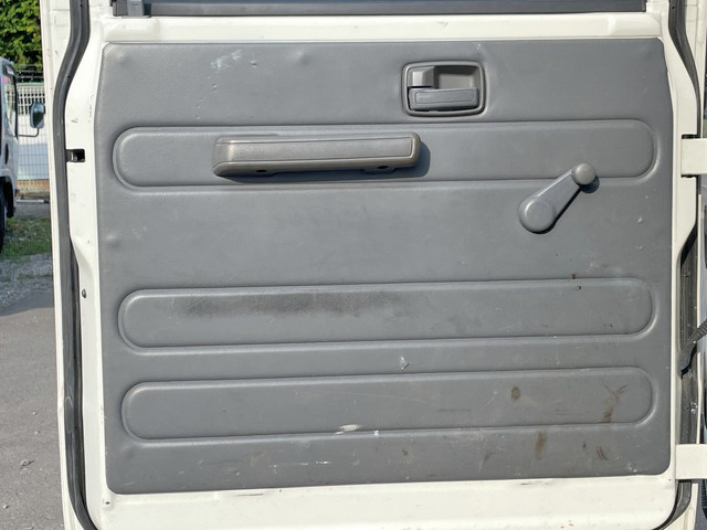 いすゞエルフダブルキャブ（Wキャブ）小型（2t・3t）[写真23]