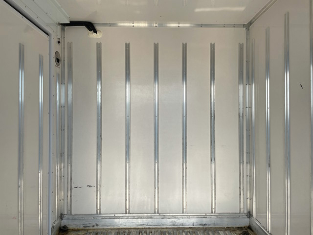 いすゞエルフ冷凍車（冷蔵車）小型（2t・3t）[写真14]