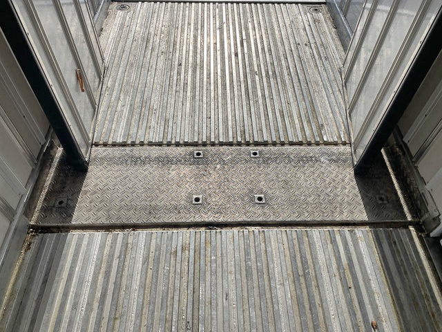 いすゞエルフ冷凍車（冷蔵車）小型（2t・3t）[写真16]