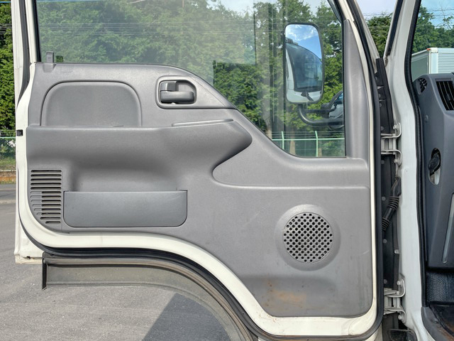 いすゞエルフ冷凍車（冷蔵車）小型（2t・3t）[写真29]