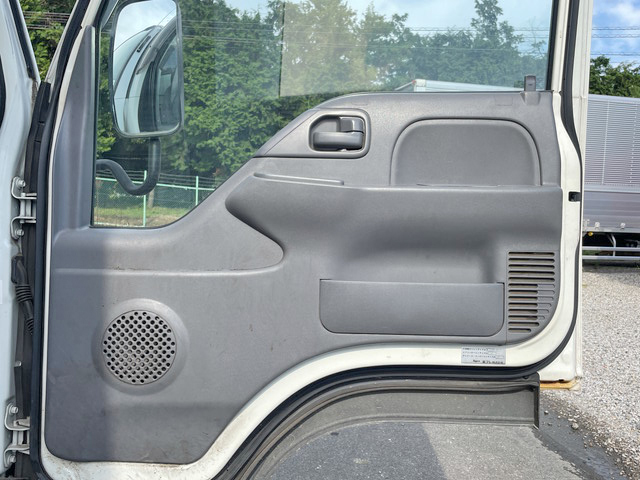 いすゞエルフ冷凍車（冷蔵車）小型（2t・3t）[写真30]