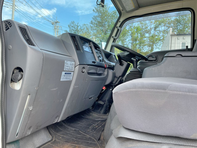 いすゞエルフ冷凍車（冷蔵車）小型（2t・3t）[写真31]