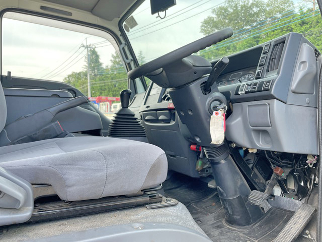 いすゞエルフ冷凍車（冷蔵車）小型（2t・3t）[写真34]