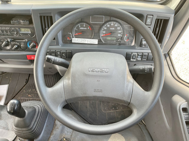 いすゞエルフ冷凍車（冷蔵車）小型（2t・3t）[写真36]