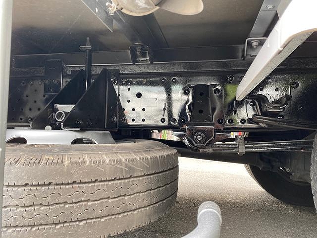 いすゞエルフ冷凍車（冷蔵車）小型（2t・3t）[写真13]