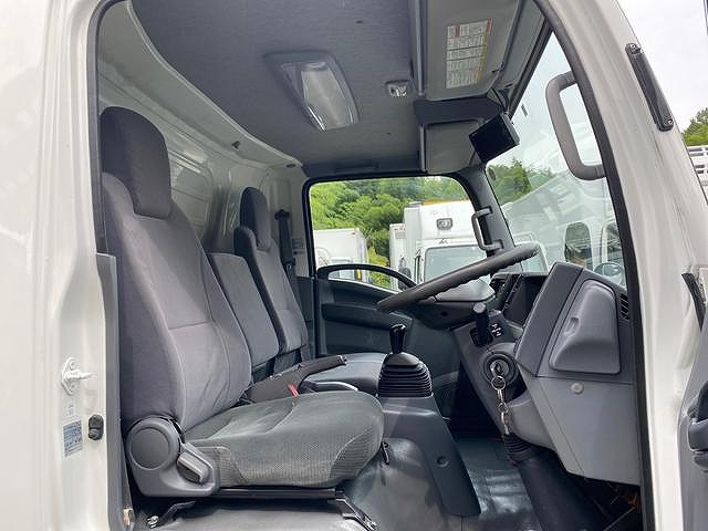 いすゞエルフ冷凍車（冷蔵車）小型（2t・3t）[写真16]