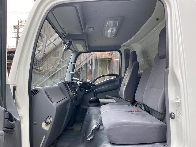 いすゞエルフ冷凍車（冷蔵車）小型（2t・3t）[写真17]