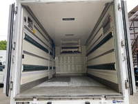 いすゞエルフ冷凍車（冷蔵車）小型（2t・3t）[写真09]