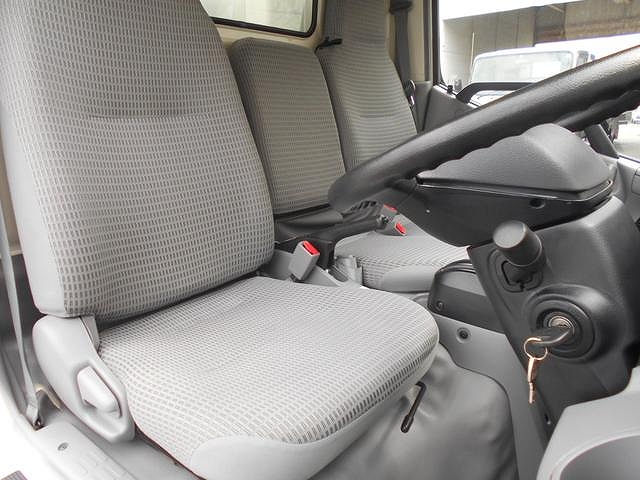 日野デュトロ冷凍車（冷蔵車）小型（2t・3t）[写真24]