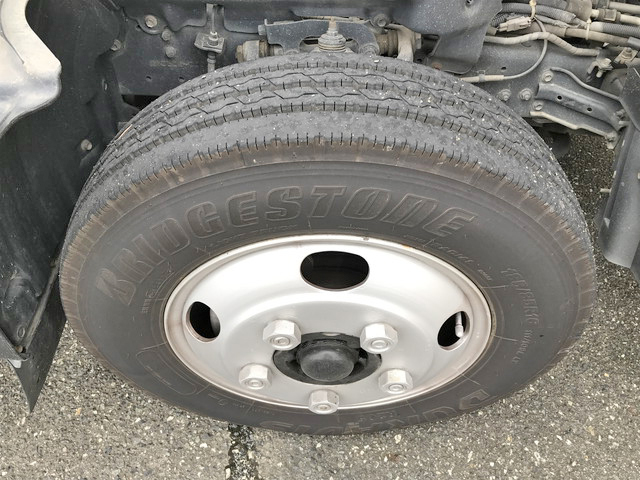 日野デュトロパネルバン小型（2t・3t）[写真16]