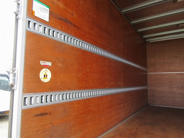 三菱ふそうキャンターアルミバン小型（2t・3t）[写真05]