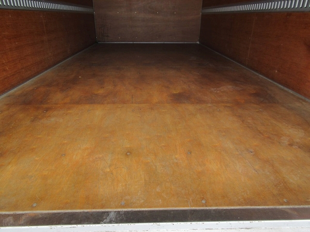 三菱ふそうキャンターアルミバン小型（2t・3t）[写真06]