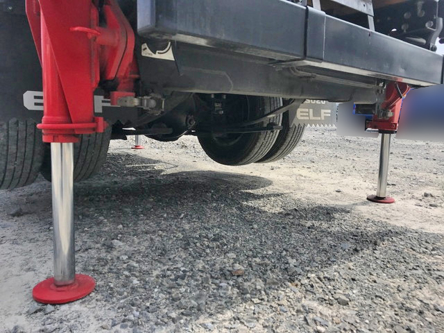 いすゞエルフクレーン3段小型（2t・3t）[写真19]