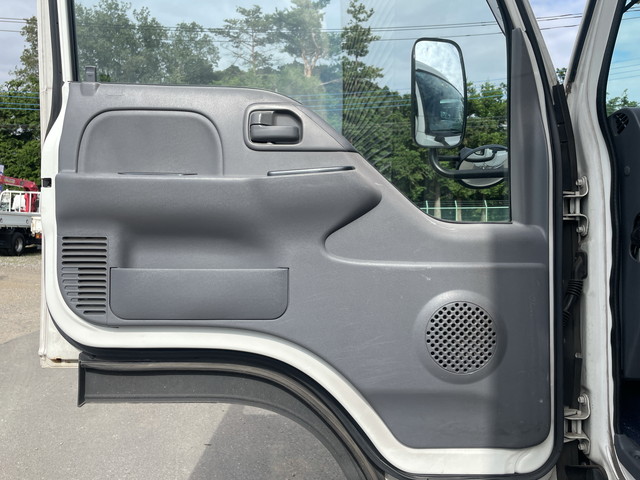 いすゞエルフアルミバン小型（2t・3t）[写真24]