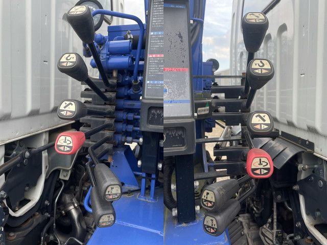 三菱ふそうキャンタークレーン3段小型（2t・3t）[写真15]