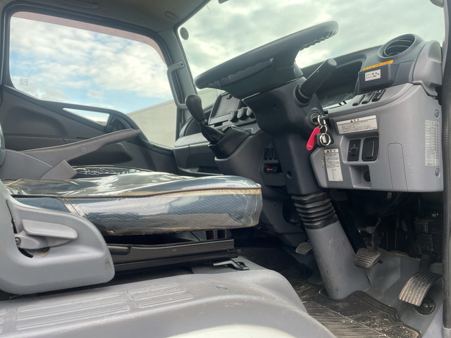 三菱ふそうキャンタークレーン3段小型（2t・3t）[写真32]