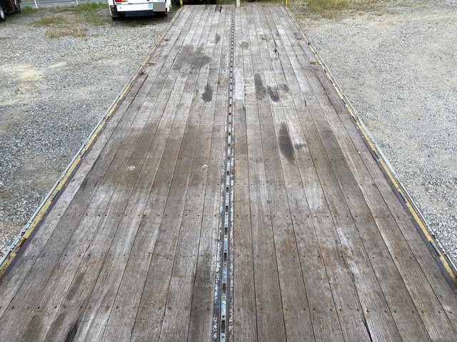 いすゞギガアルミブロック大型（10t）[写真14]