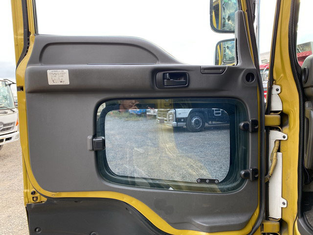 いすゞギガアルミブロック大型（10t）[写真29]