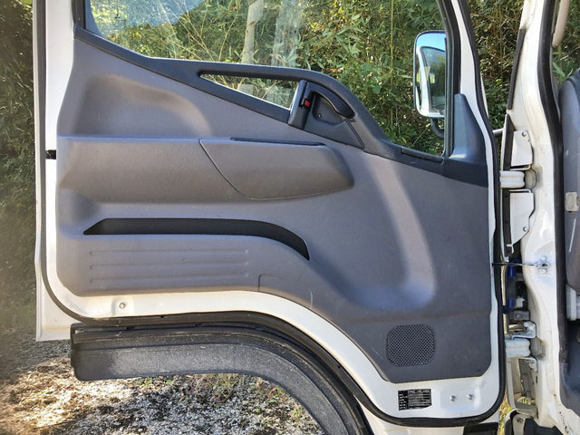 三菱ふそうキャンターダンプ小型（2t・3t）[写真24]