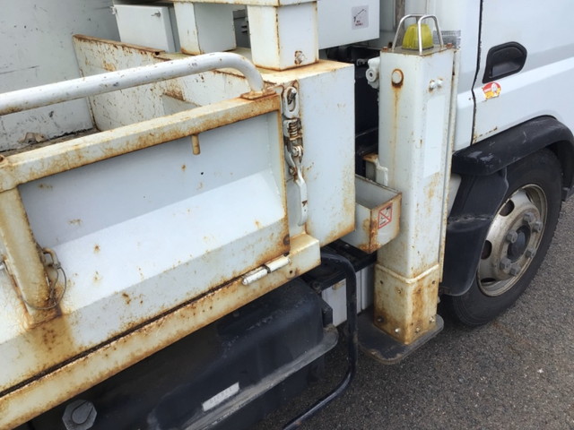 三菱ふそうキャンター高所作業車小型（2t・3t）[写真03]