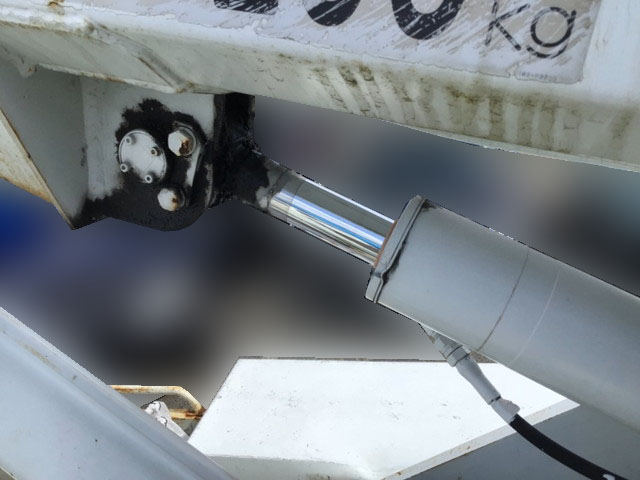 三菱ふそうキャンター高所作業車小型（2t・3t）[写真09]