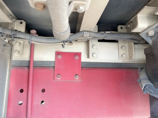 UDトラックスコンドルアルミウイング増トン（6t・8t）[写真11]