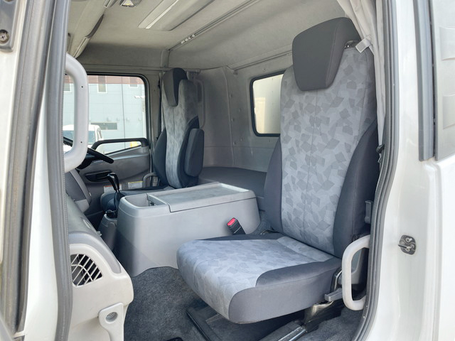 UDトラックスコンドルアルミウイング増トン（6t・8t）[写真20]