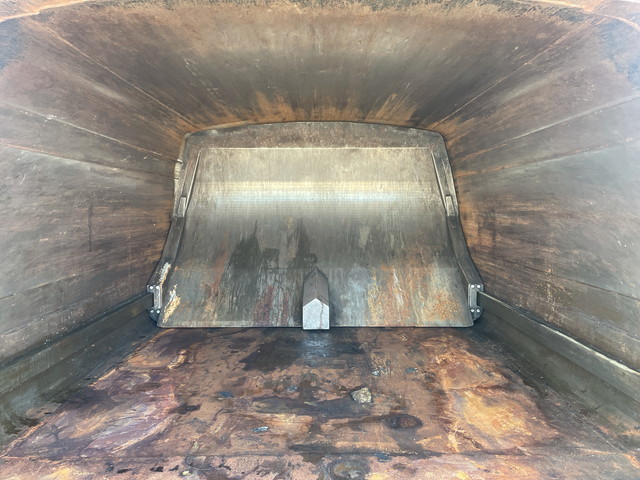 いすゞエルフパッカー車（塵芥車）小型（2t・3t）[写真13]