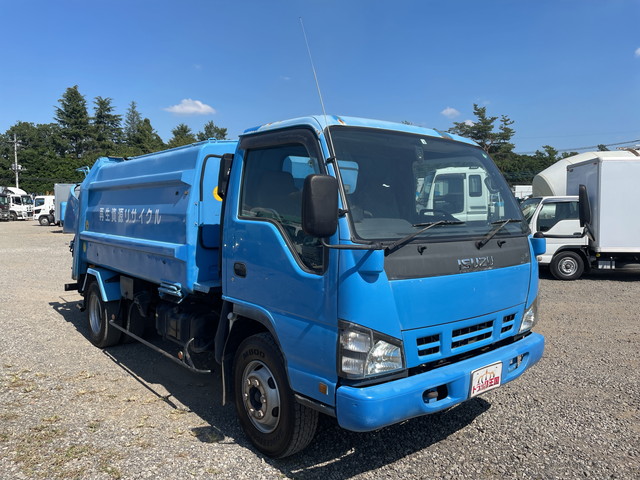 いすゞエルフパッカー車（塵芥車）小型（2t・3t）[写真03]