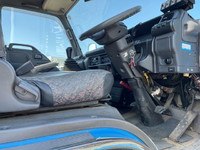 いすゞエルフパッカー車（塵芥車）小型（2t・3t）[写真32]