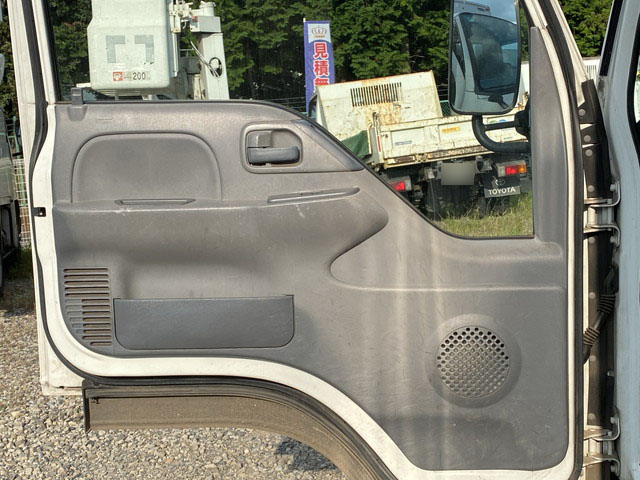 いすゞエルフパネルバン小型（2t・3t）[写真26]