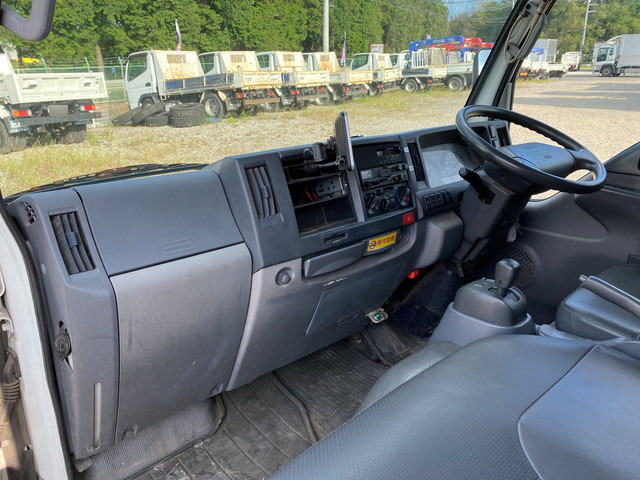 いすゞエルフパネルバン小型（2t・3t）[写真31]