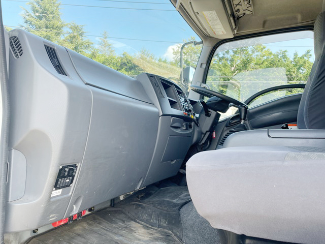 いすゞフォワードユニック5段中型（4t）[写真32]