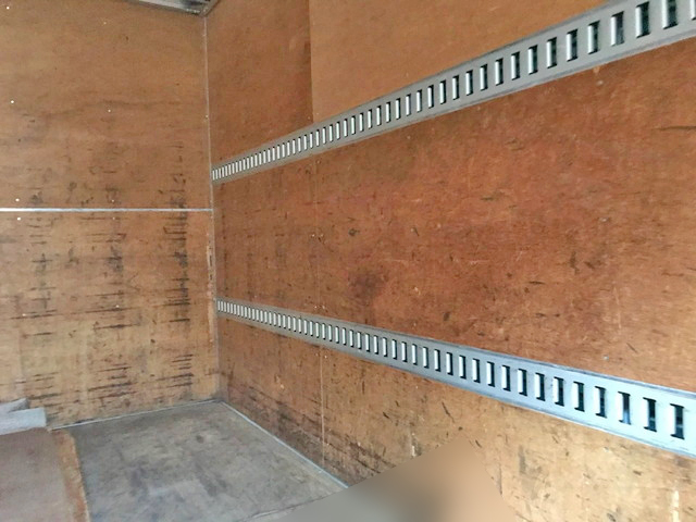 いすゞエルフアルミバン小型（2t・3t）[写真16]