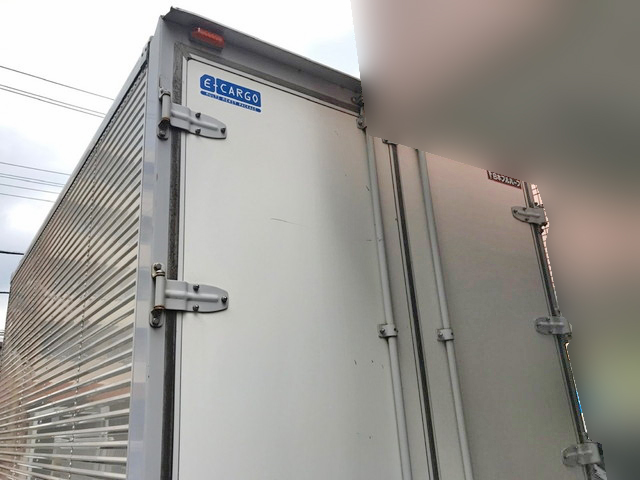 いすゞエルフアルミバン小型（2t・3t）[写真02]