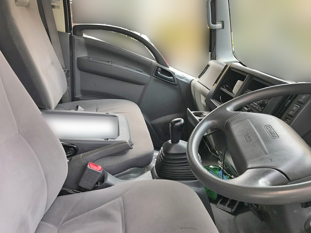 いすゞエルフアルミバン小型（2t・3t）[写真27]