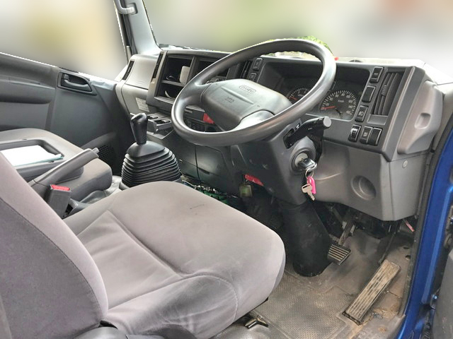 いすゞエルフアルミバン小型（2t・3t）[写真28]